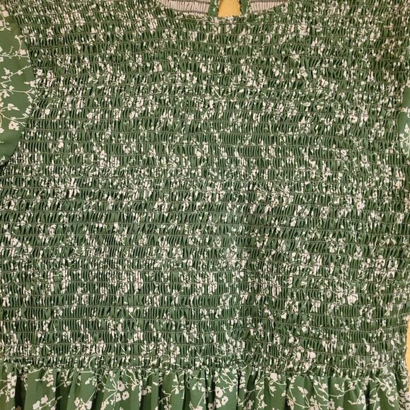 Aly Daly Small Smocked Maxi Dress Green Floral Print Size Small Three Tiered - Picture 5 of 15